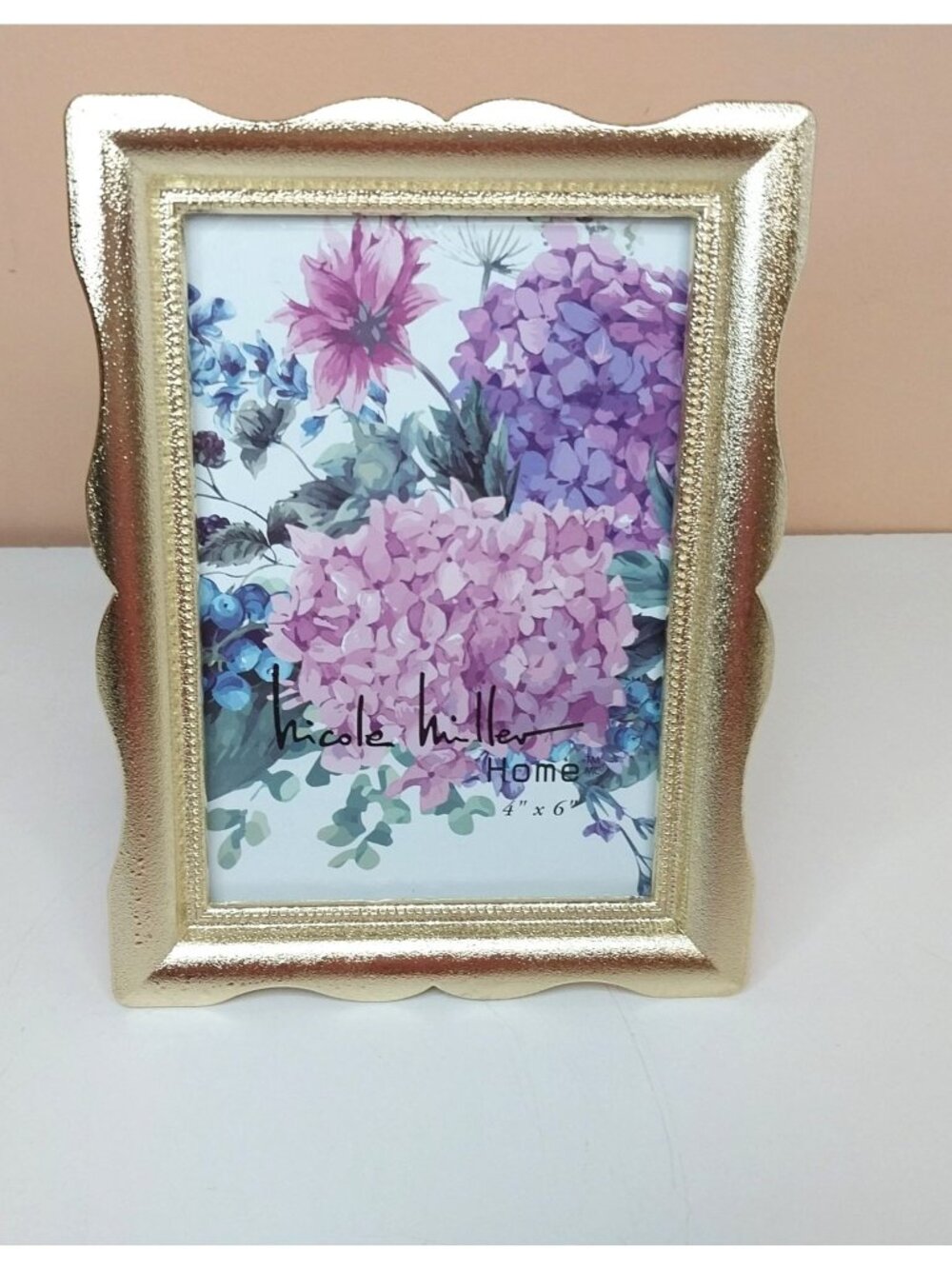 Nicole Miller Brass Scalloped Edge 4"x6" Picture Frame